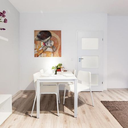 Ferienwohnung Project Comfort Apartament Dywizjonu 303 175/8 Warszawa Exterior foto
