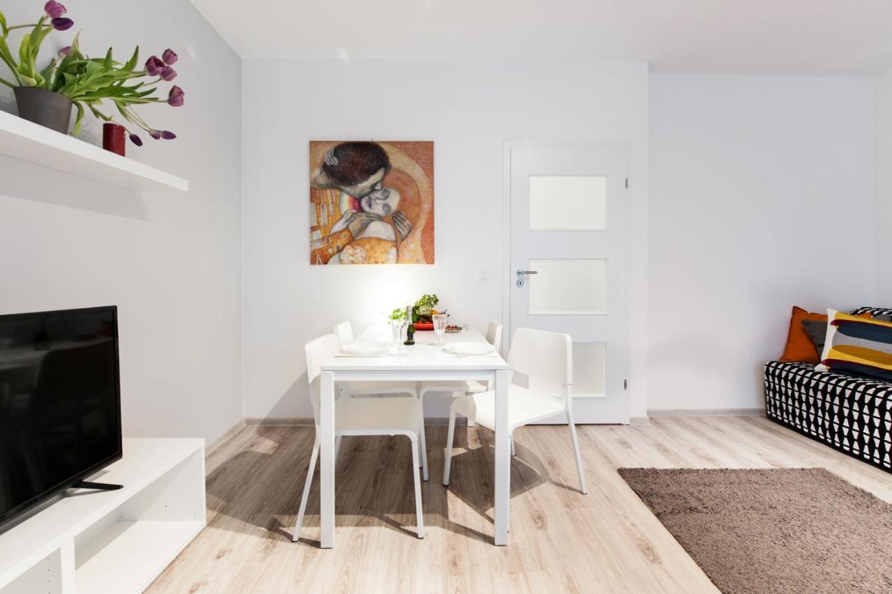 Ferienwohnung Project Comfort Apartament Dywizjonu 303 175/8 Warszawa Exterior foto