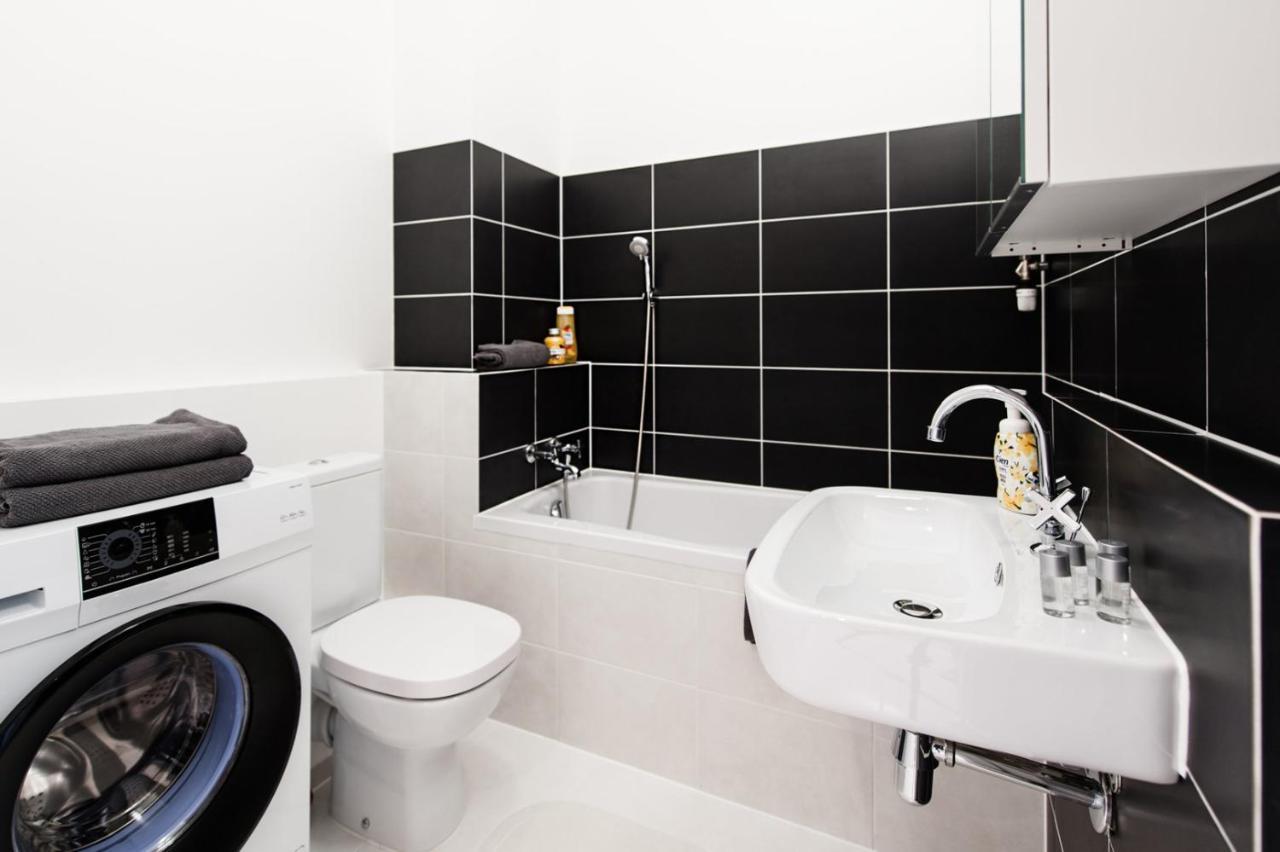 Ferienwohnung Project Comfort Apartament Dywizjonu 303 175/8 Warszawa Exterior foto